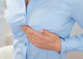 почему сильно болит грудь при кормлении