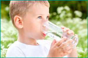 Как соблюдать питьевой режим ребенка
