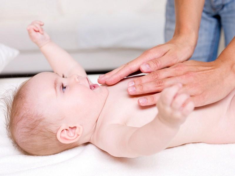 Чем лечить влажный кашель у ребенка?